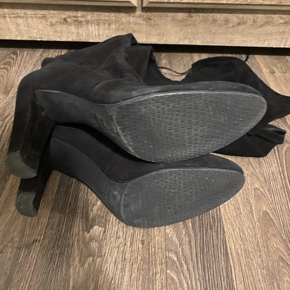 Highland Stuart Weitzman Boot - Picture 2 of 2